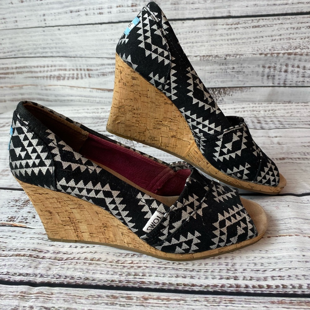 Toms Cork Wedges Women’s 8M Black Silver Geometric Aztec Southwestern Print